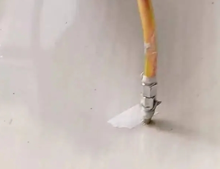 天水市瓷砖空鼓维修公司专业解答在瓷砖铺贴过程中，如果使用的砂料过粗（如全部使用了粗砂），可能会导致以下问题